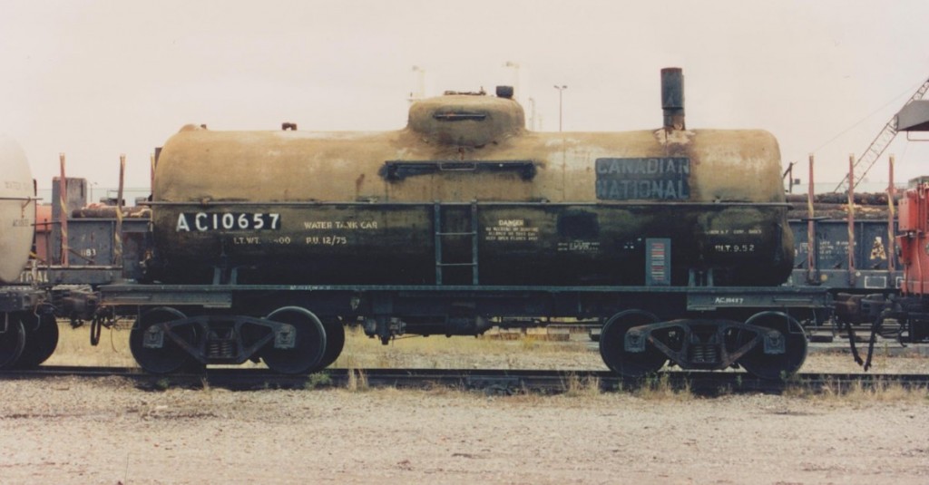 Water Tank Cars Algoma Central in HO Scale
