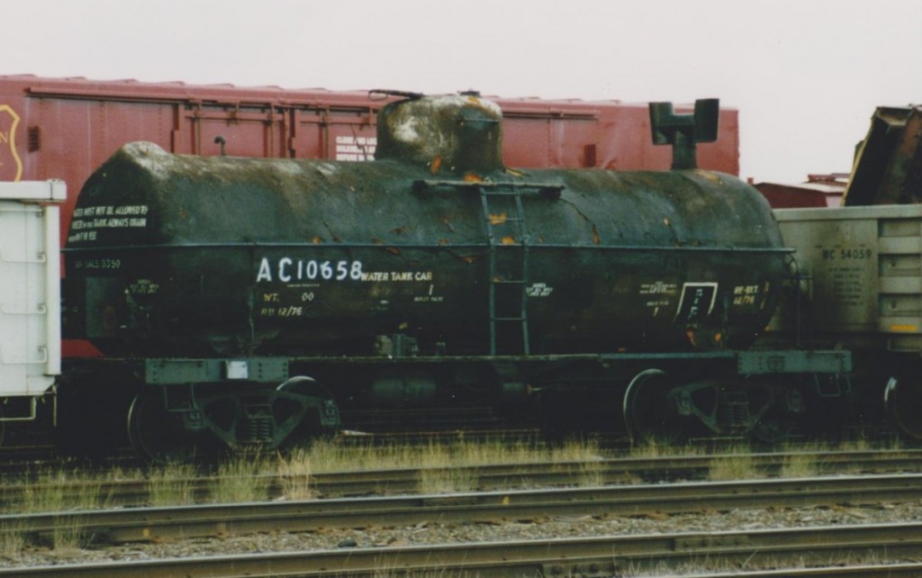 Water Tank Cars Algoma Central in HO Scale