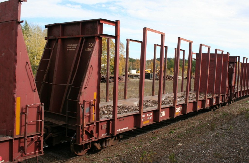Märklin HO Scale Flat Freight Car With Lumber Wood Steel Load – Ready To Run